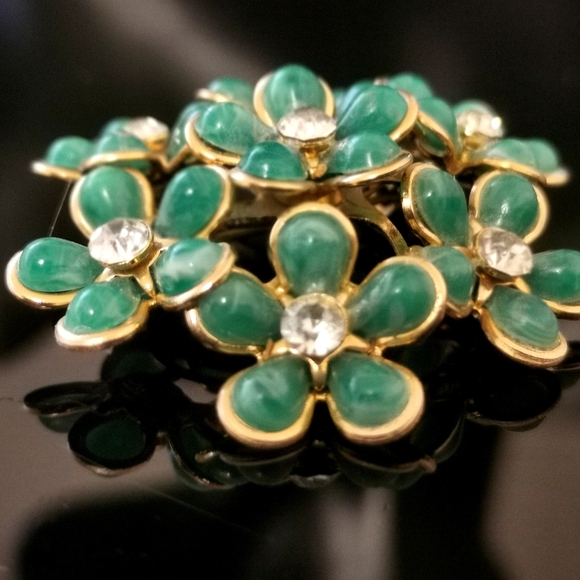 Vintage Coro Green Lucite Layered Flowers & Rhinestone Brooch Pin - Picture 2 of 5